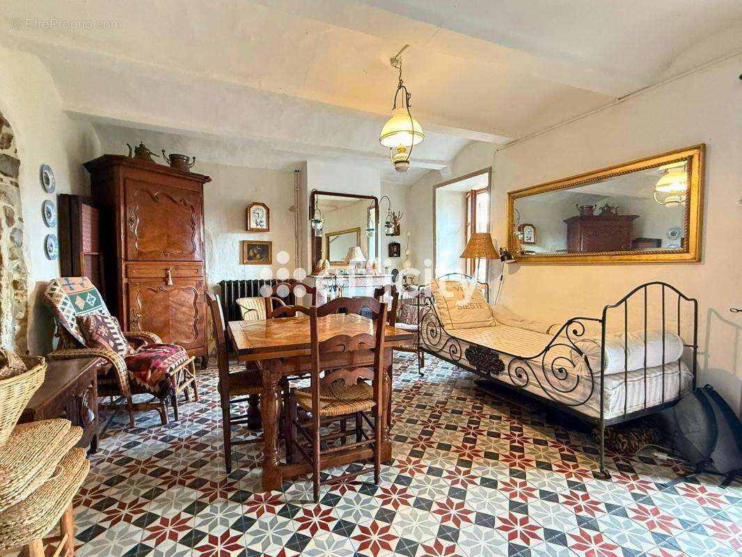 Maison 73 m² à Vesseaux  - photo 6