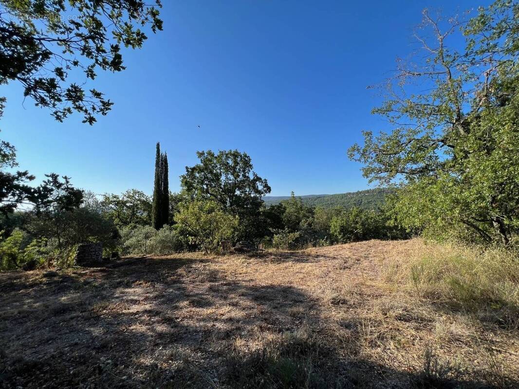 Terrain à PEZARCHES