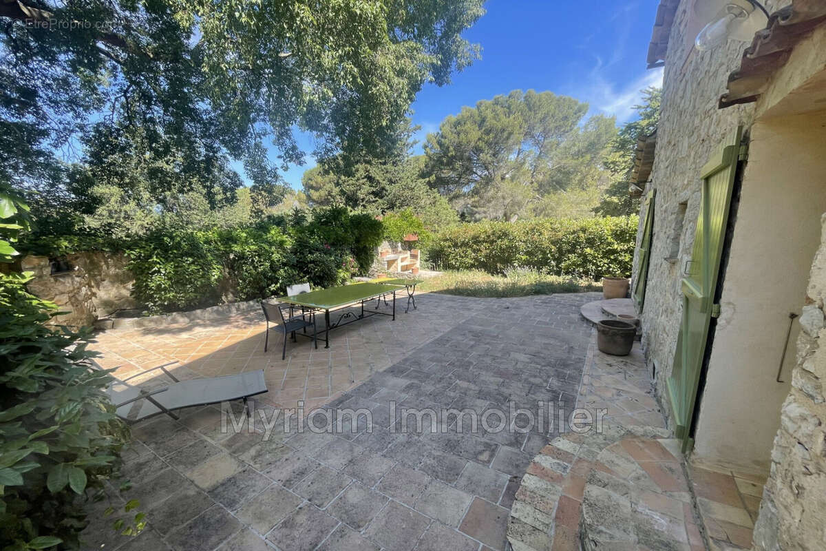 Maison à PEYMEINADE