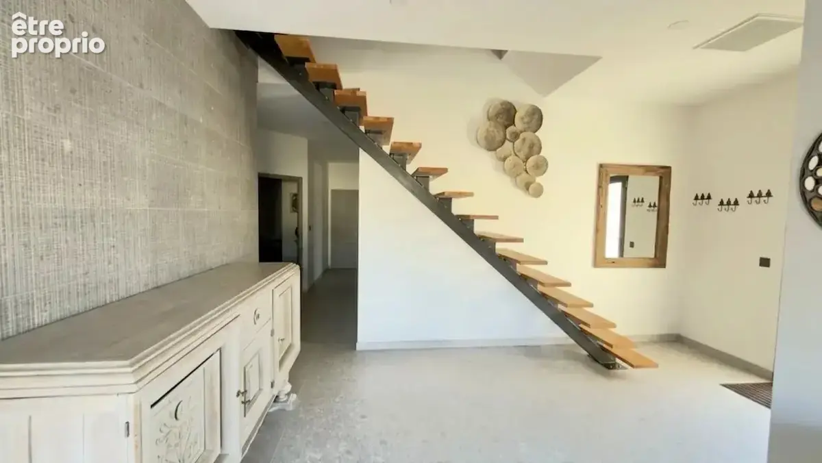 Maison T7 récente et moderne 170 m2 à Saint-Parres-aux-Tertr - photo 2