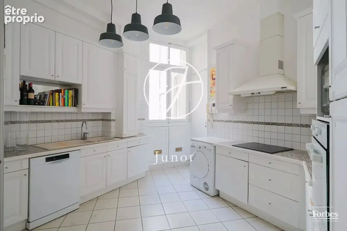 Paris 7e - SAINT DOMINIQUE / CHAMP DE MARS - Appartement - 7 pièces - 201,63m² - 202,80m² au sol - 4/5 chambres - Vues dégagées  - photo 15