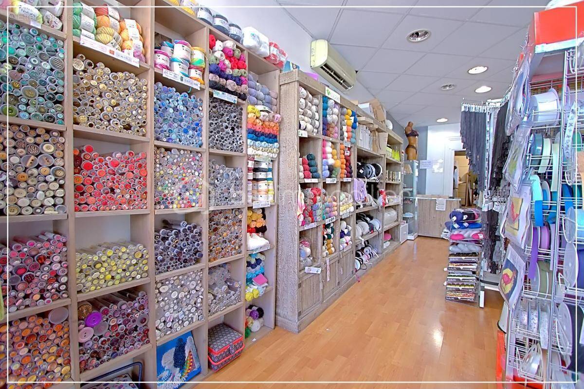 Commerce à LA TOUR-DU-PIN