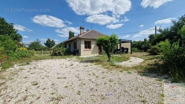 Maison à LES GRANGES-LE-ROI