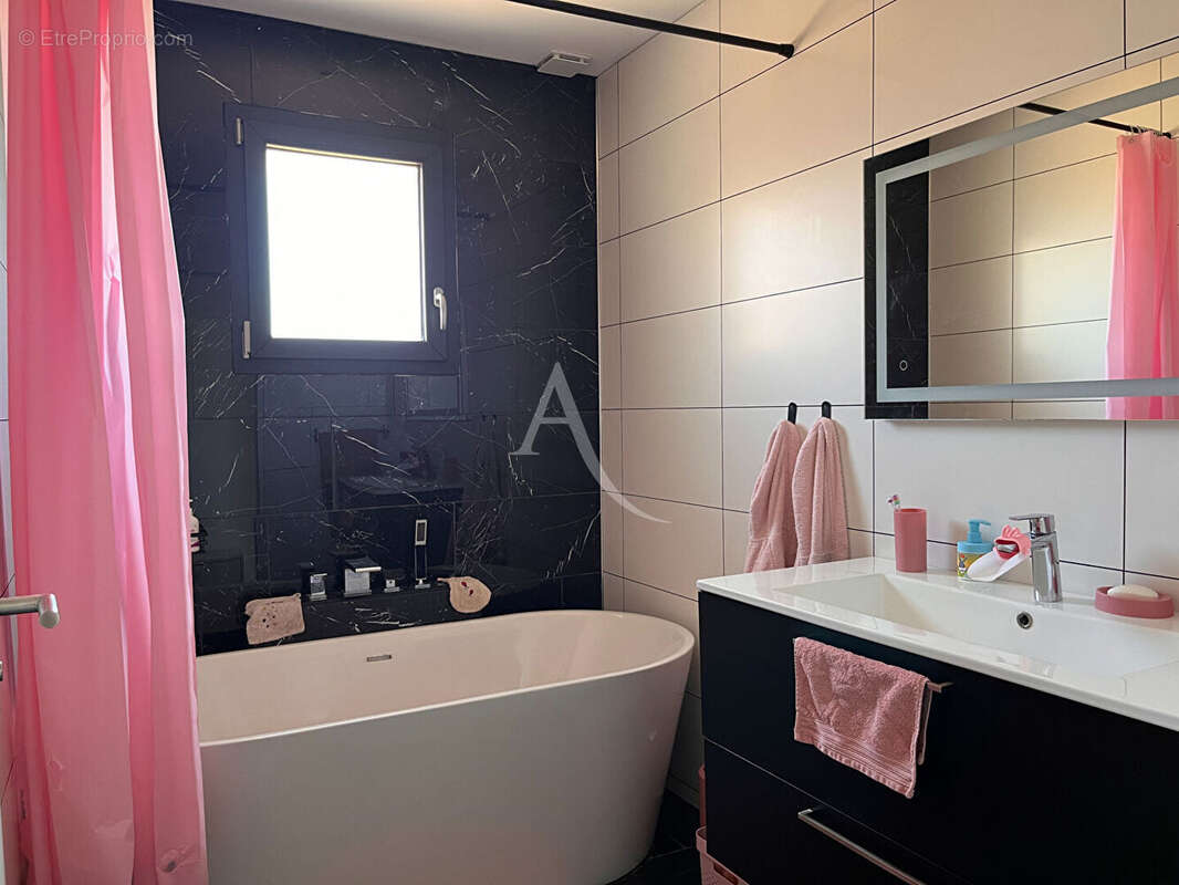 Maison 120 m² à Landeronde  - photo 6