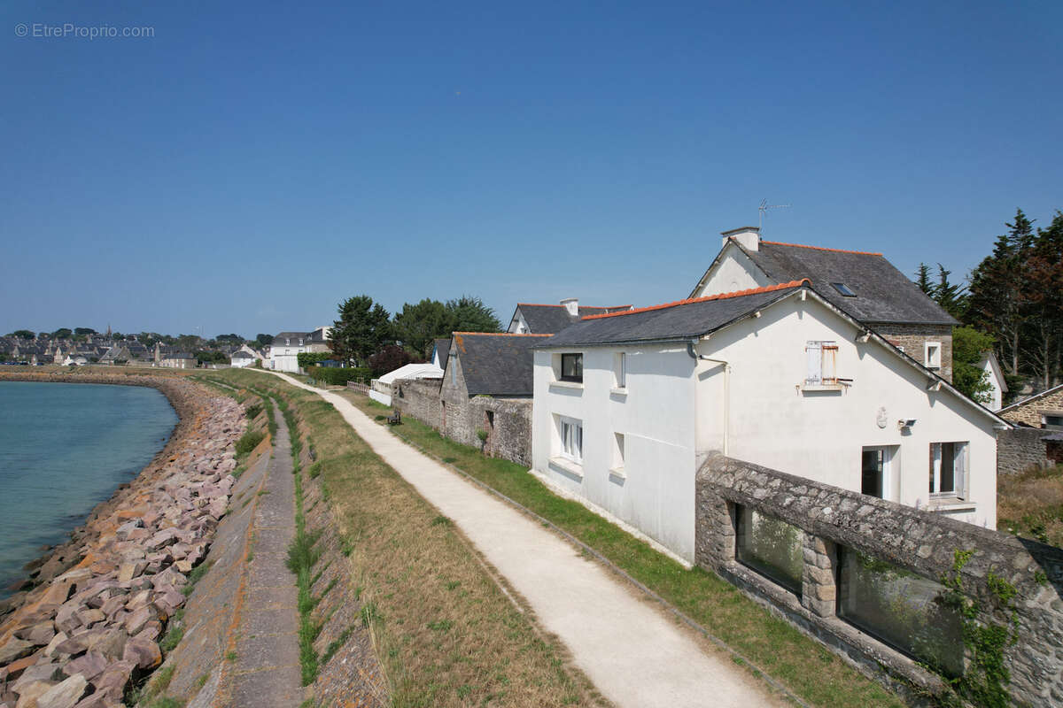 Maison à SAINT-JACUT-DE-LA-MER