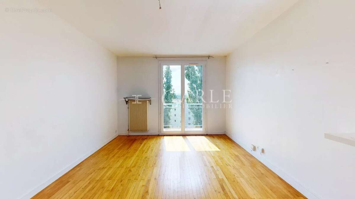 Appartement à GENAY