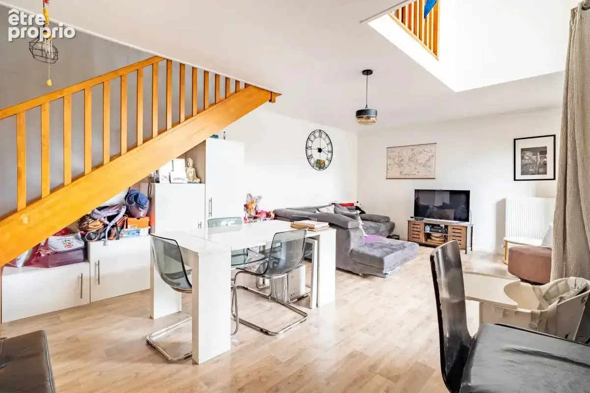 Duplex 3 pièces de 64 m² avec balcon et parking à Stains - photo 2