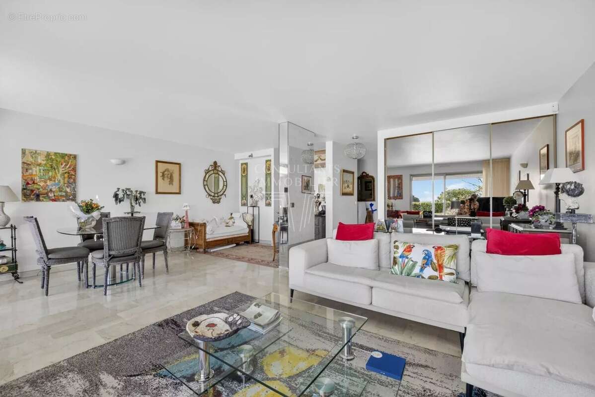 Appartement à LE CANNET