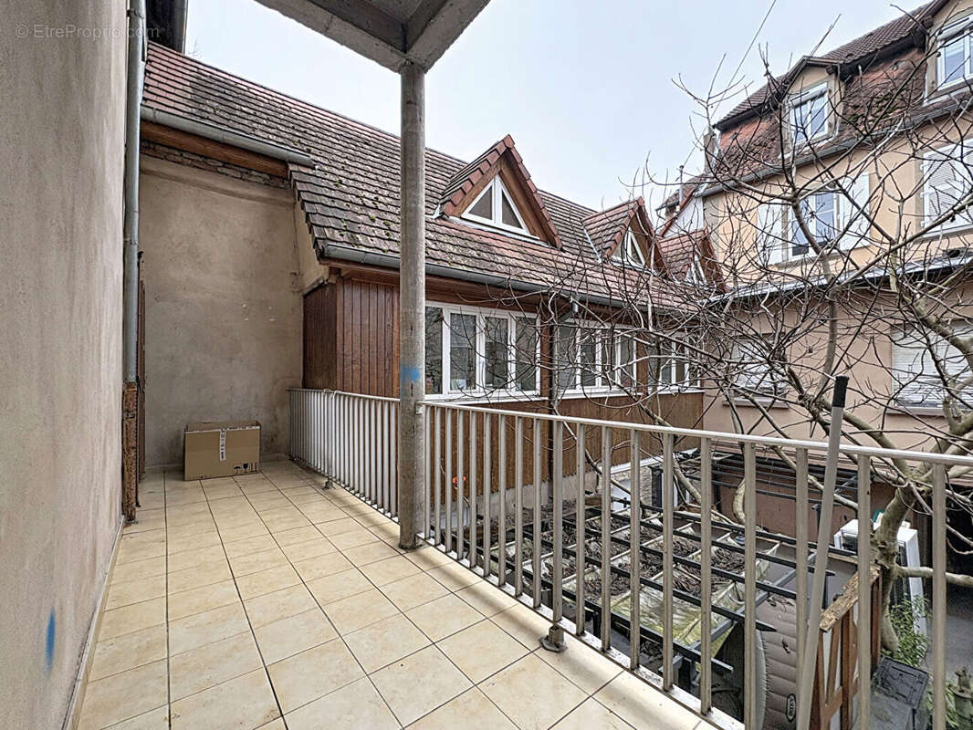 A Saverne - T3  à rénover avec terrasse et parking - photo 3