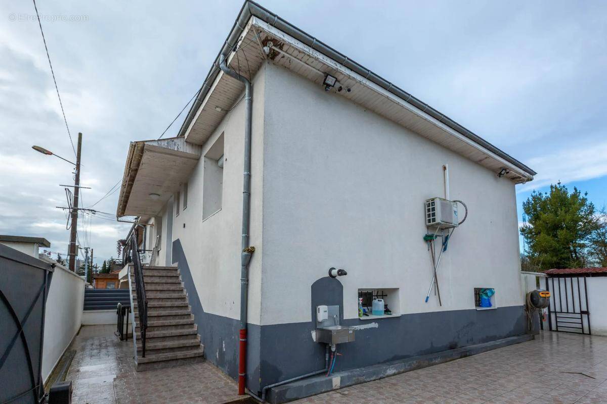 Maison à VAULX-EN-VELIN