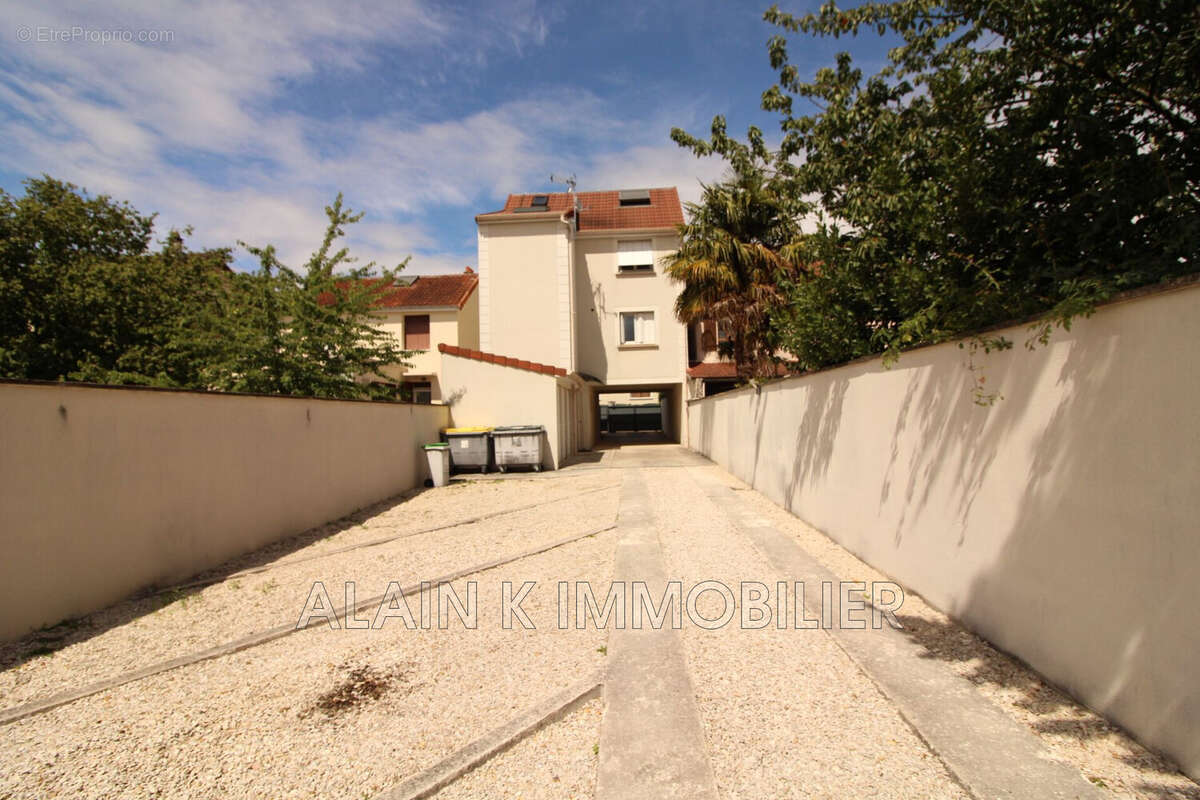 Appartement à CHILLY-MAZARIN