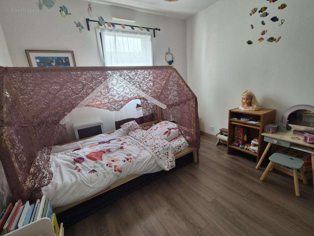 Maison 4 chambres dont 1 au RDC garage et jardin clos - photo 7