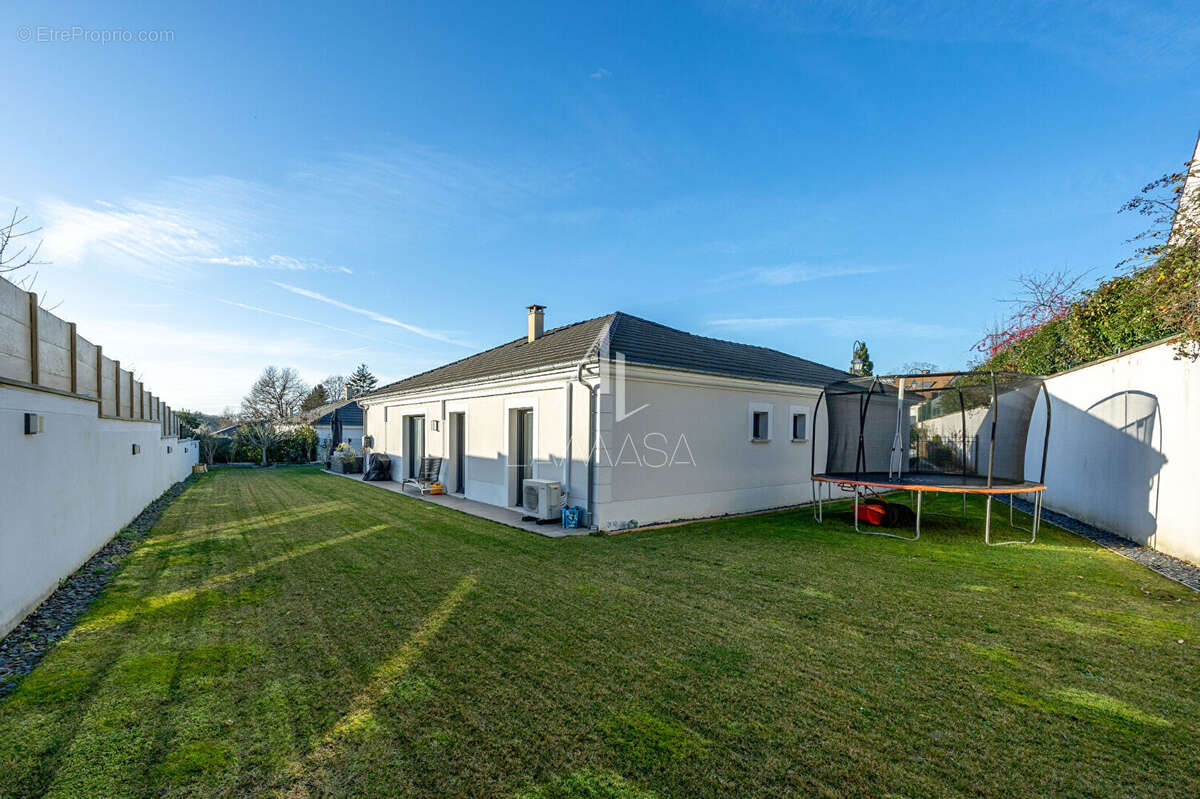 Maison à MONTEVRAIN