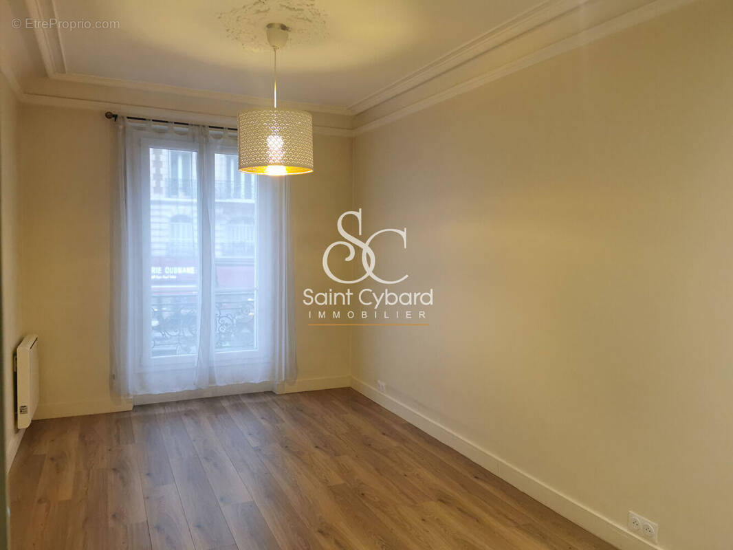 Appartement à PARIS-18E