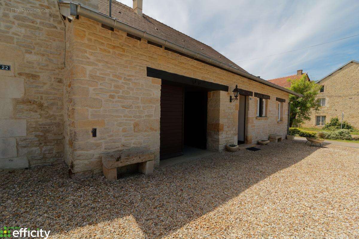 Maison à PERRANCEY-LES-VIEUX-MOULINS