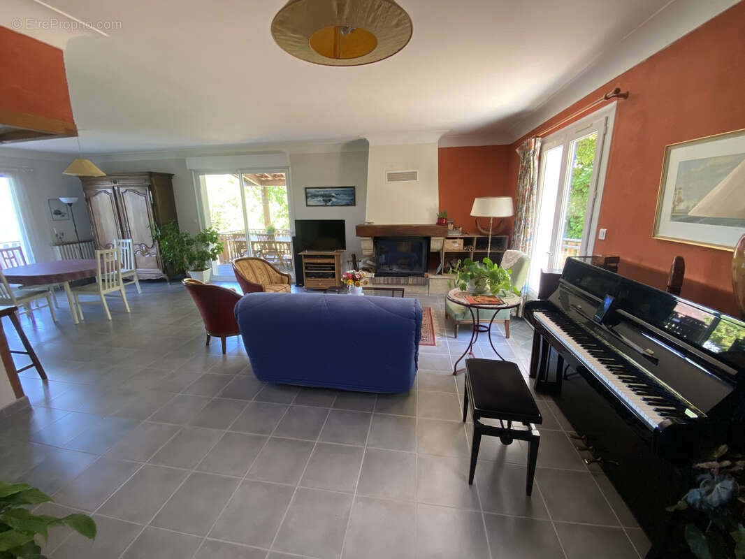 Maison de 195m2 avec jardin, garage à vendre à  Pavie - photo 11