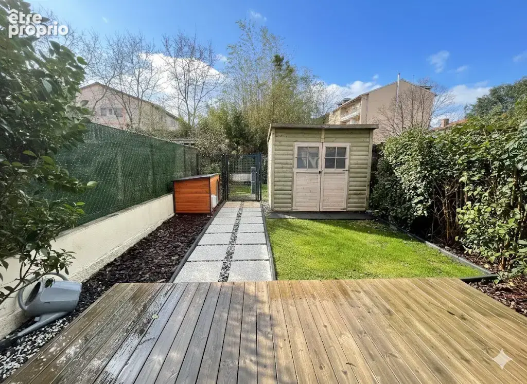 Rarissime! Appartement T4 récent avec jardin et 2 parkings proche du quartier Croix de Pierre. - photo 2