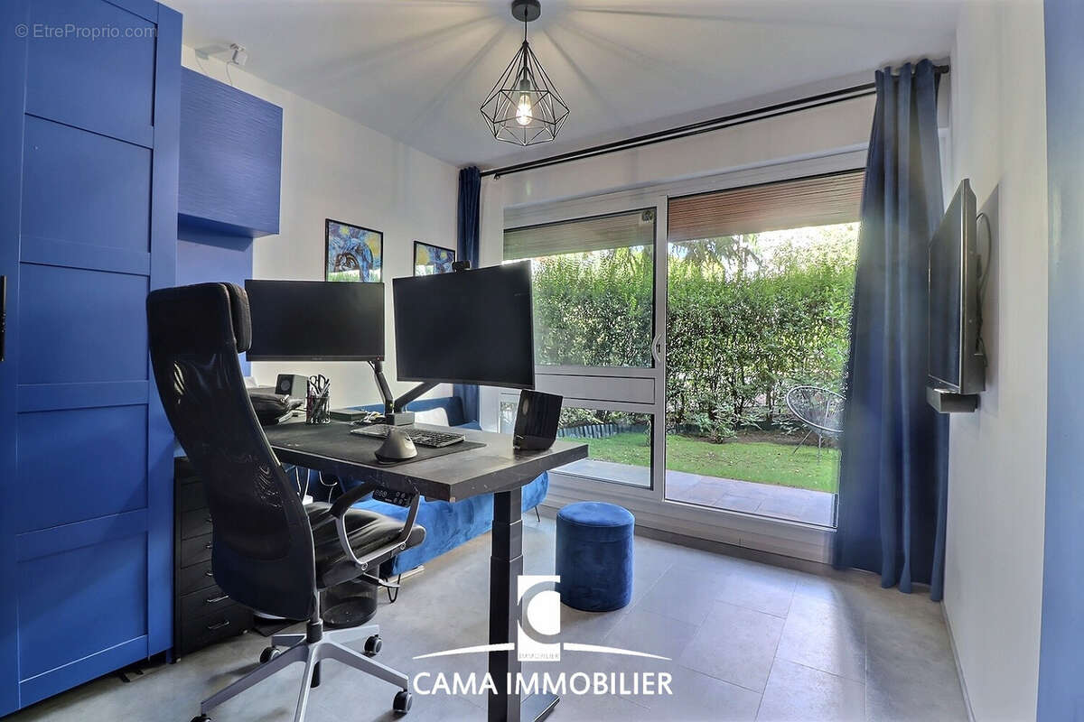 Appartement à FONTENAY-LE-FLEURY