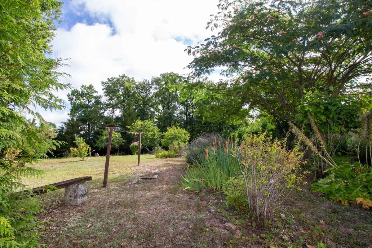 Maison à GARDES-LE-PONTAROUX