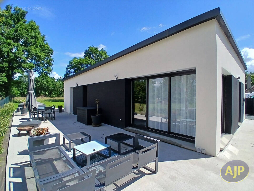 Maison à QUILLY