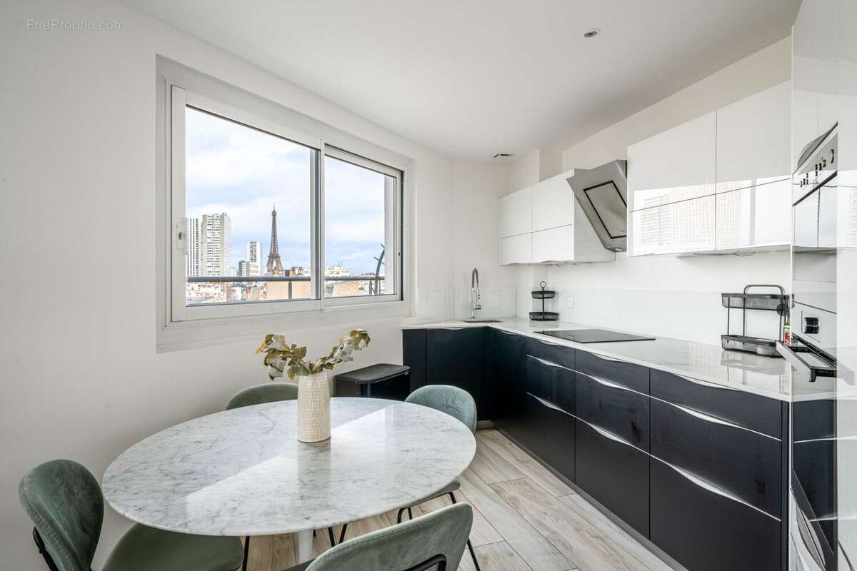 Appartement à PARIS-15E