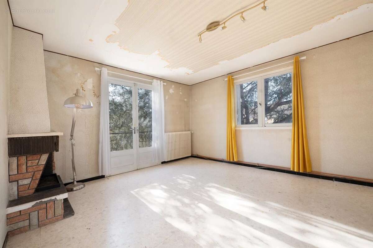  Maison 140 m² + T2 + T3 + Garage – Grand terrain 1 350m² – Saint-Paul-sur-Save - photo 2
