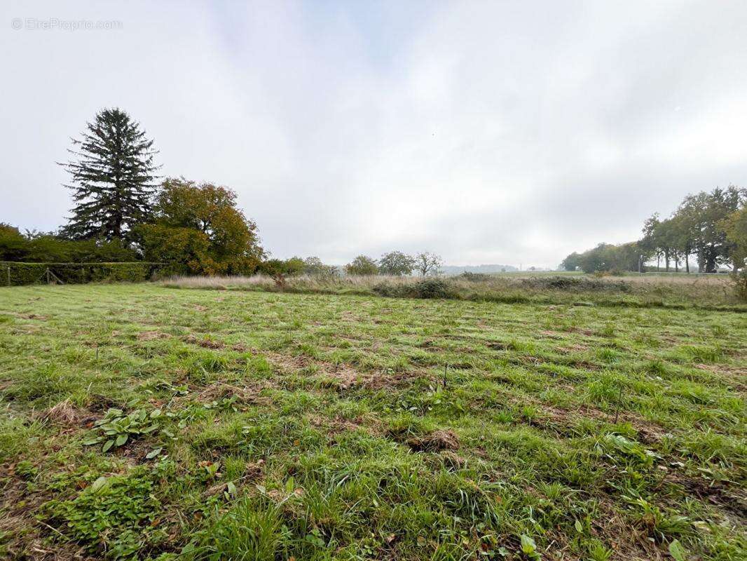 Maison à SAINT-GENOU