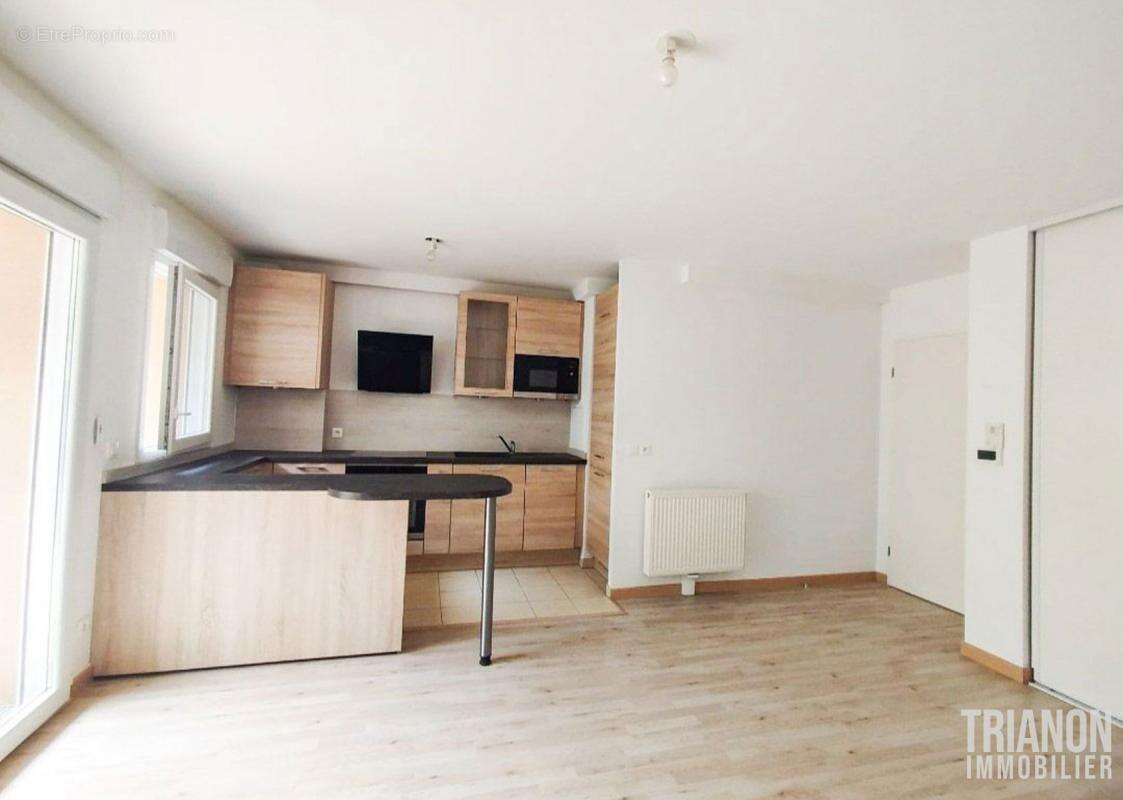 Appartement à LE MESNIL-LE-ROI