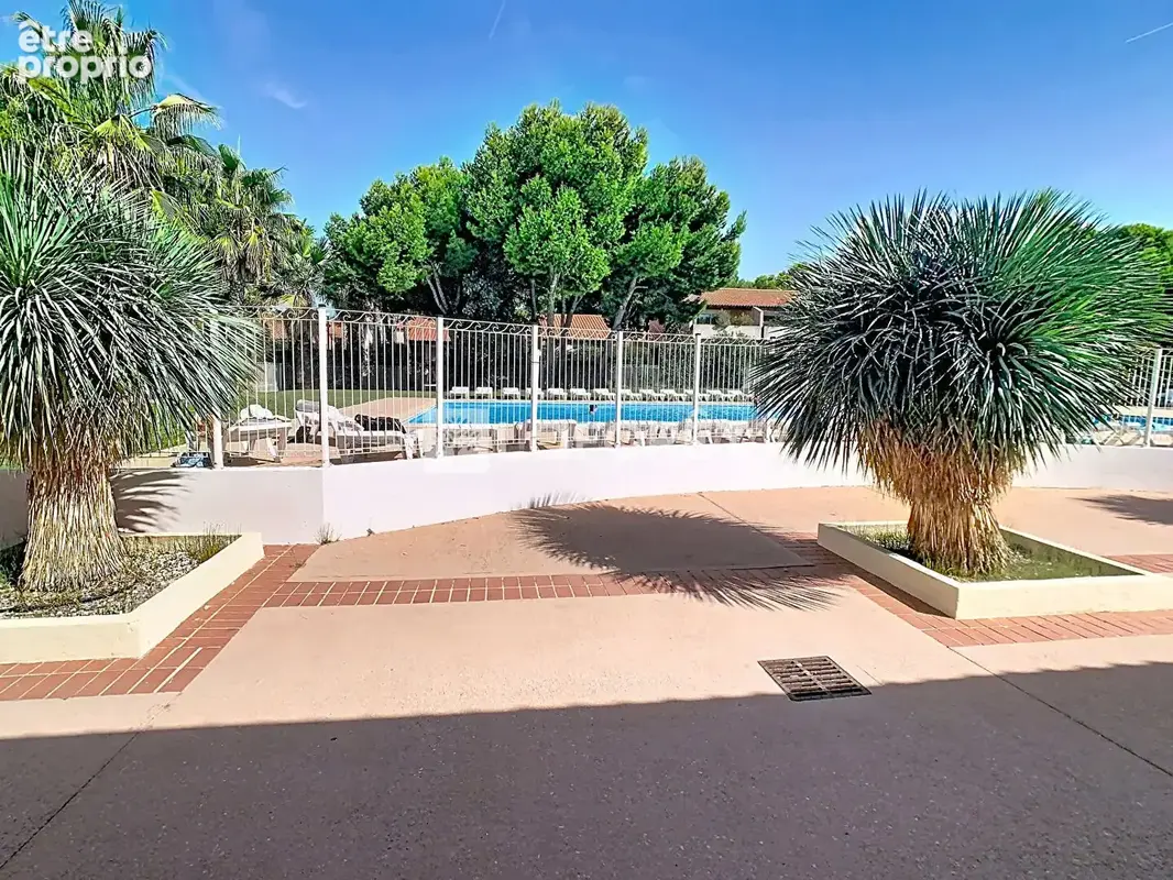 Carro t3 avec terrasse, jardin privatif et parking - photo 5