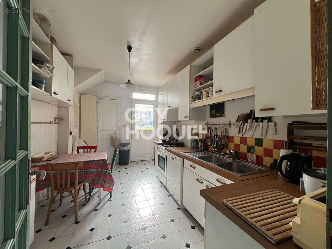 Maison à LA GARENNE-COLOMBES