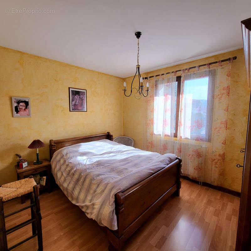 Maison à RIOM-ES-MONTAGNES