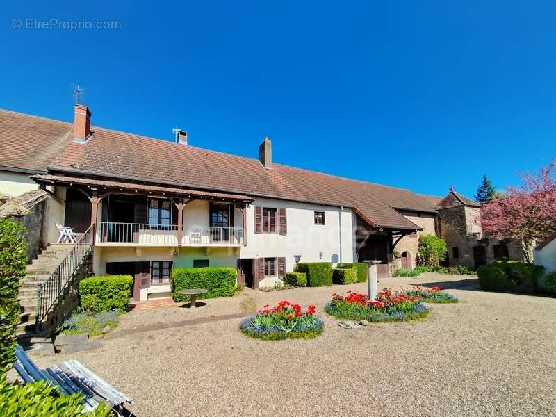 Maison à SAINT-BERAIN-SUR-DHEUNE