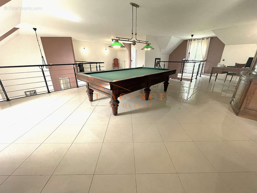 Maison à COUTEVROULT