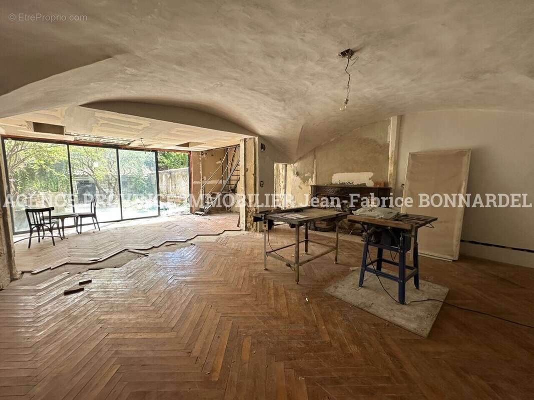 Maison 356 m² à Grignan  - photo 5