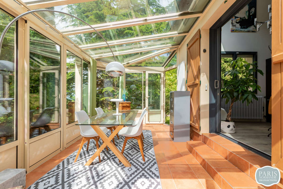 Maison à LE MESNIL-ESNARD