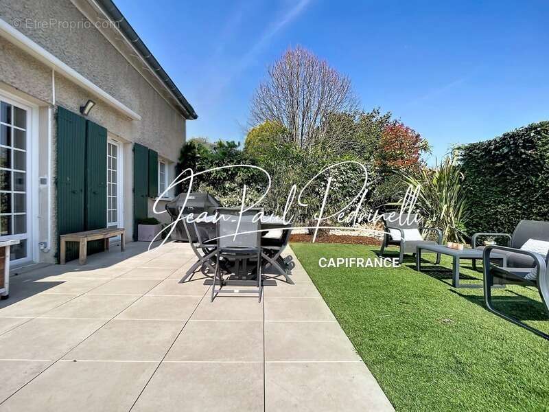 Maison à SAINT-GENIS-LAVAL