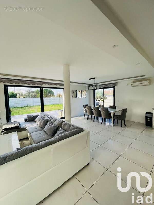 Maison 122 m² à Ambares-Et-Lagrave  - photo 4