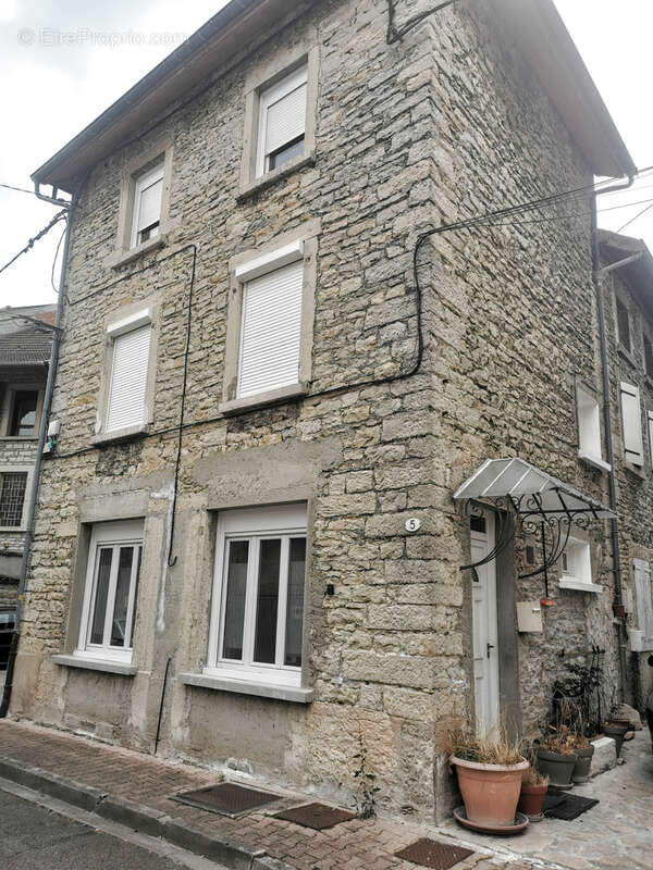 Maison de village en pierres sur MONTALIEU-VERCIEU - photo 4