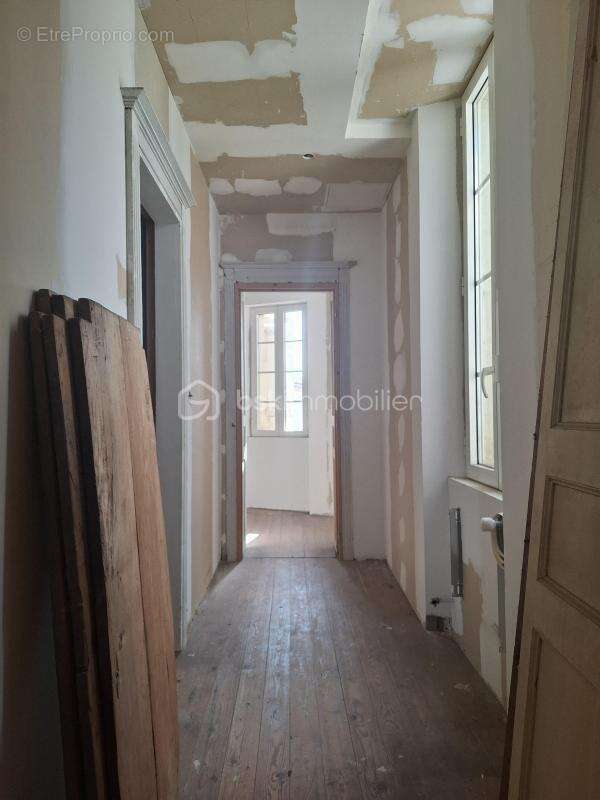 Authentique girondine 260 m² – Terrain arboré de 2 500 m² – Sainte-Terre (33350) - photo 12