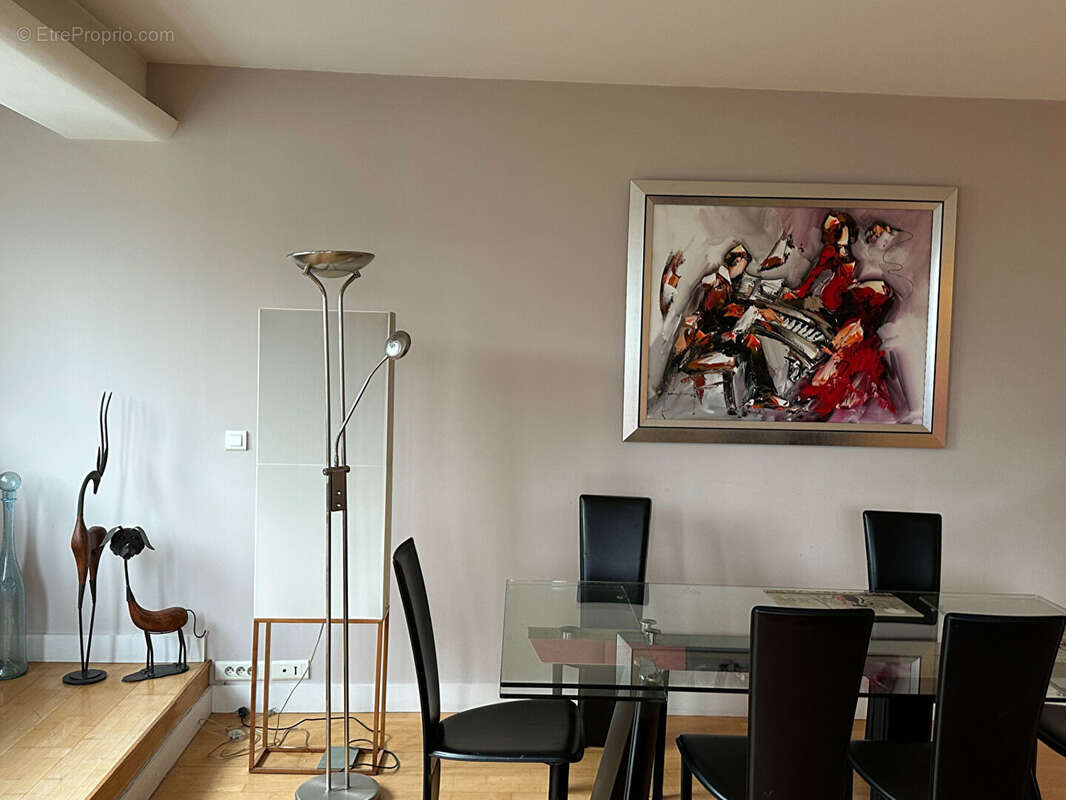 Appartement à PARIS-1E