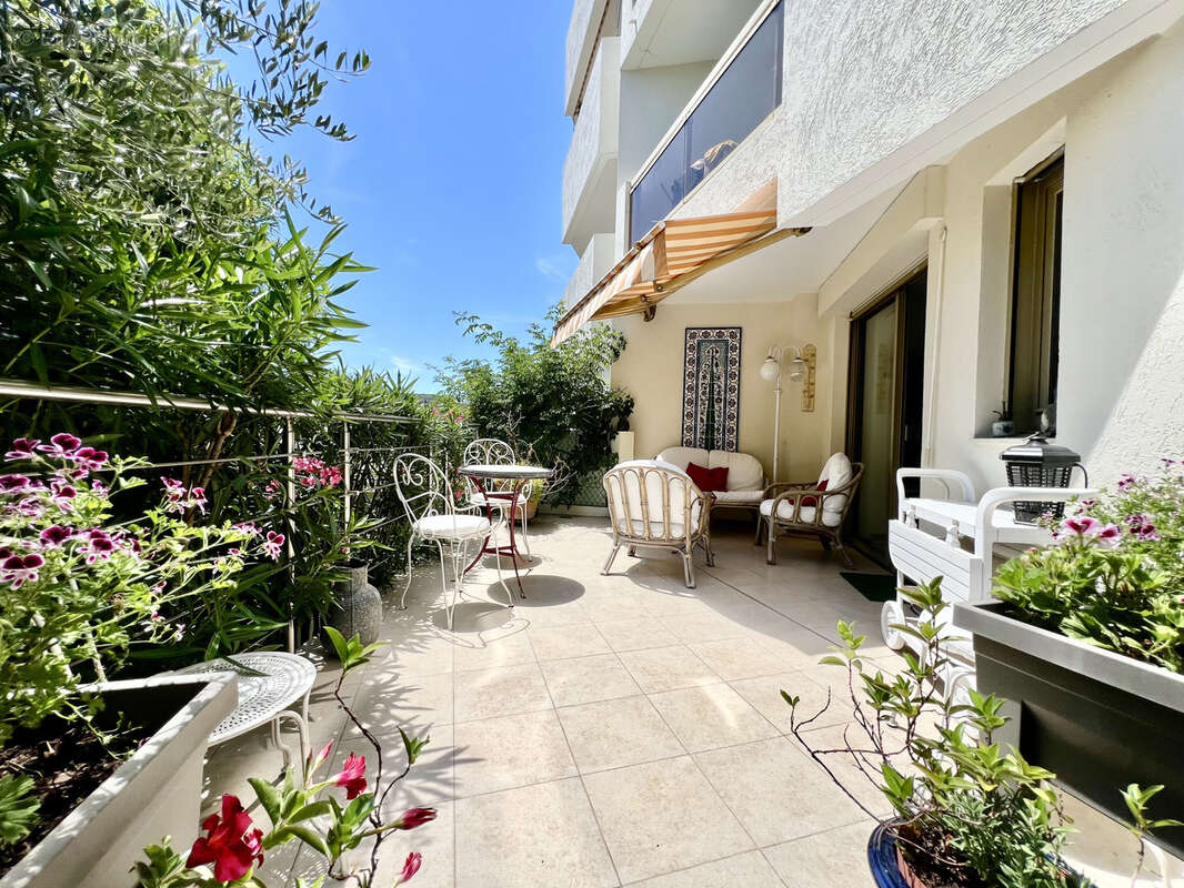 Appartement à LE CANNET