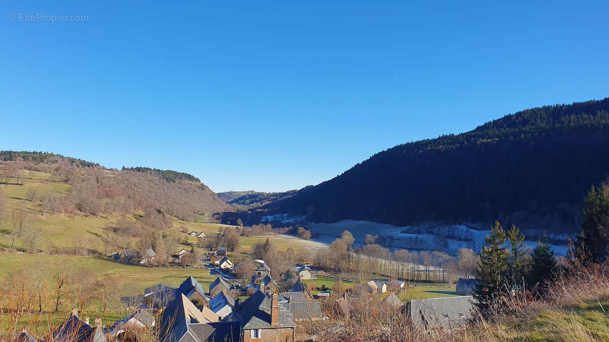 Maison à ALBEPIERRE-BREDONS