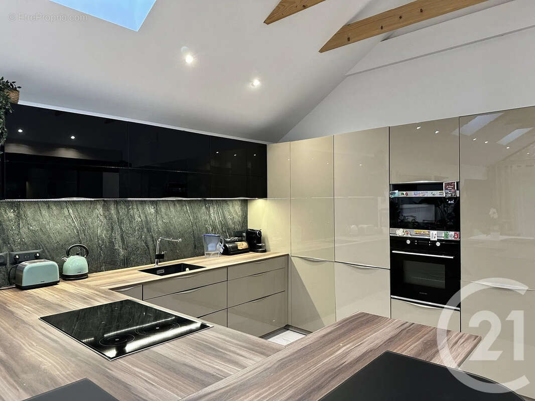 Maison à SAINT-MAUR-DES-FOSSES