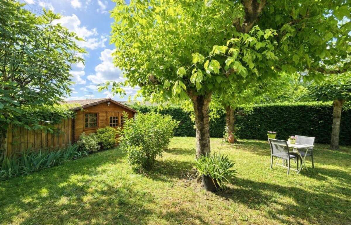 Tout proche de Saint-André de Cubzac à Marsas - Maison contemporaine  soigneusement entretenue 5 pièce(s)  96 m² habitables sur  - photo 16