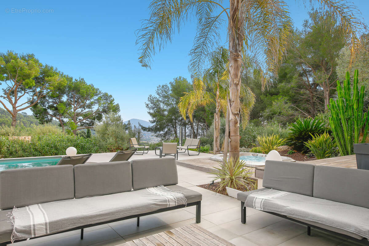 Maison à LA VALETTE-DU-VAR