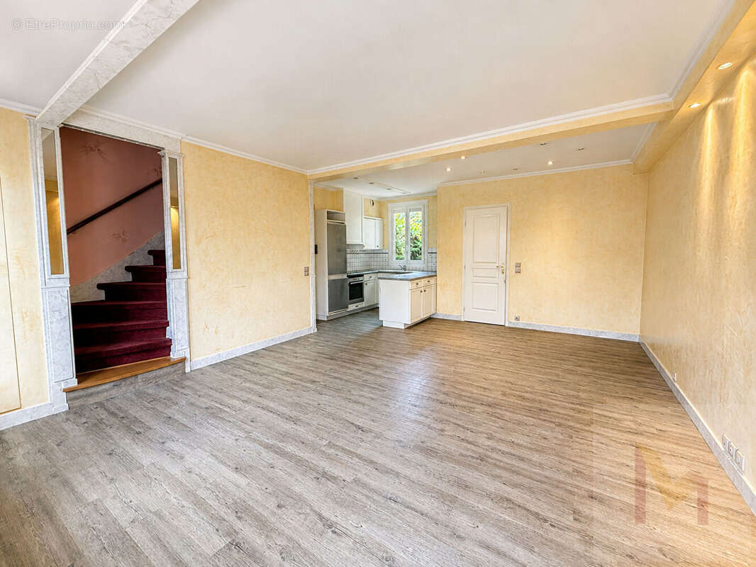 Maison à NEUILLY-PLAISANCE