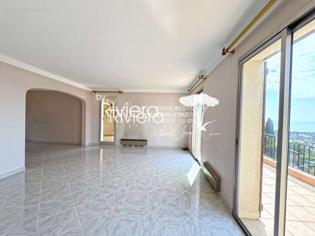 CAVALAIRE - Villa Vue Mer - 6 chambres - Double Garage. - photo 19