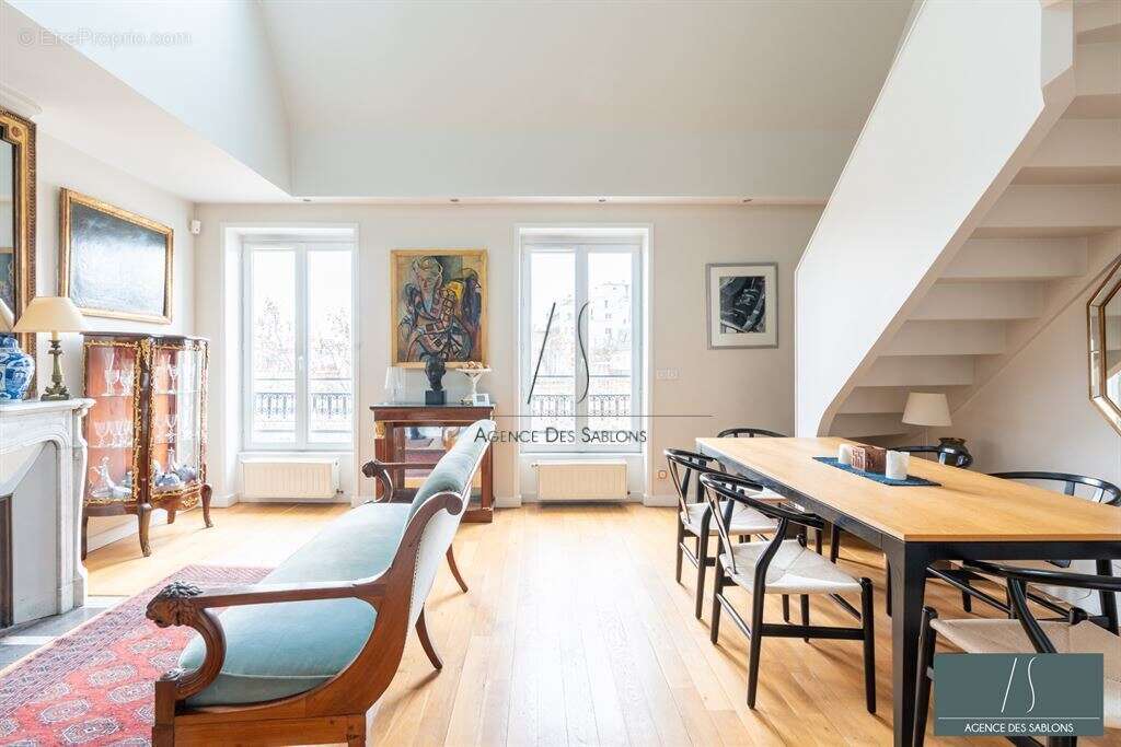 Appartement à PARIS-17E