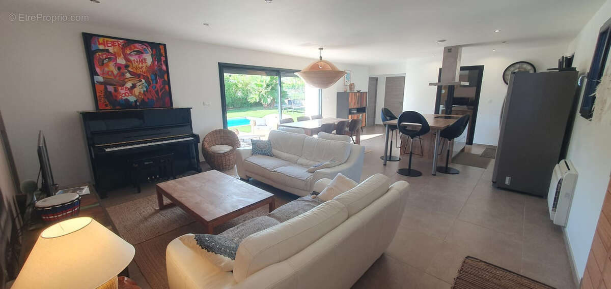 Maison à PLAN-DE-LA-TOUR