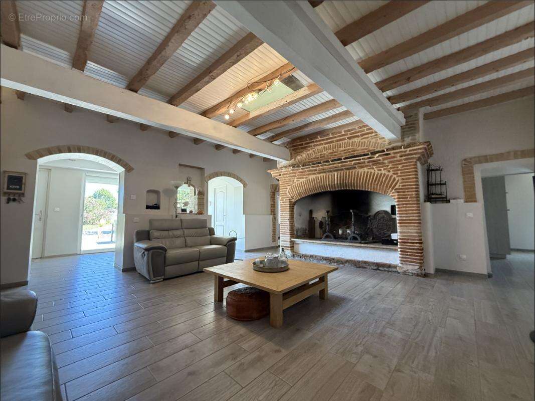 Maison à L'HONOR-DE-COS